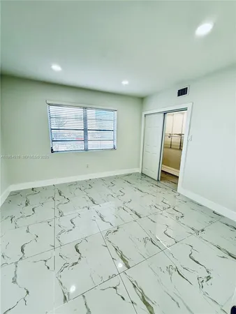 $1,950 | 617 Southwest 11th Street, Unit 14E, Miami, FL 33129
