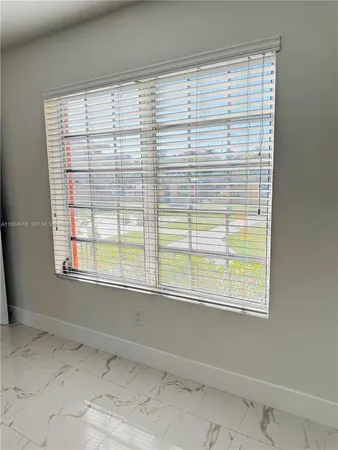 $1,950 | 617 Southwest 11th Street, Unit 14E, Miami, FL 33129