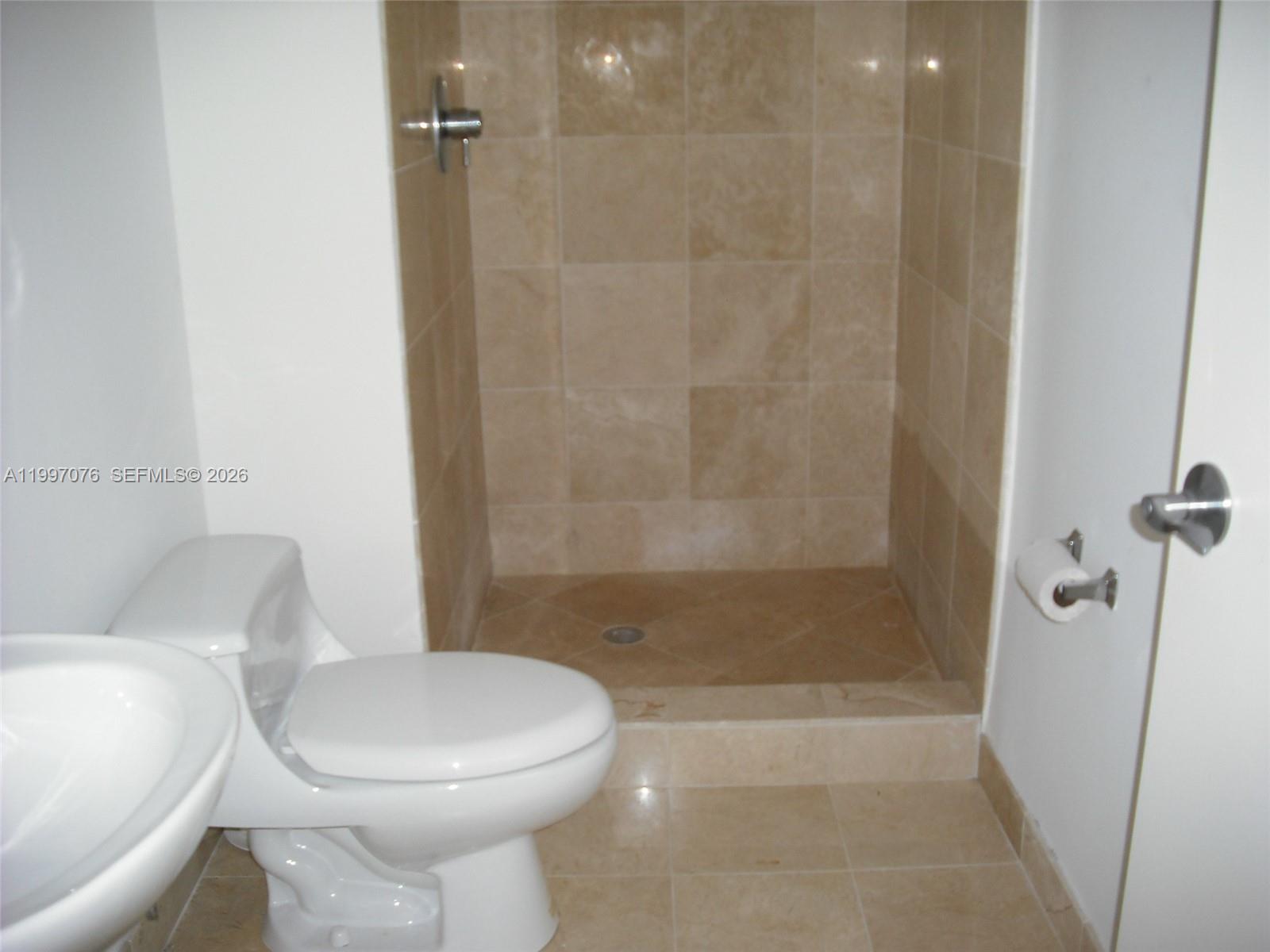 3330 Northeast 190th Street, Unit 1615 Aventura, FL 33180 - Photo 12 of 28