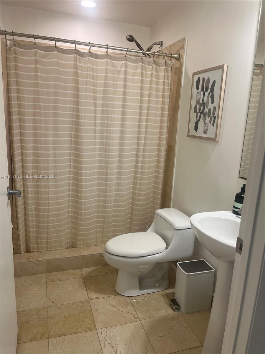 3330 Northeast 190th Street, Unit 1615 Aventura, FL 33180 - Photo 13 of 28