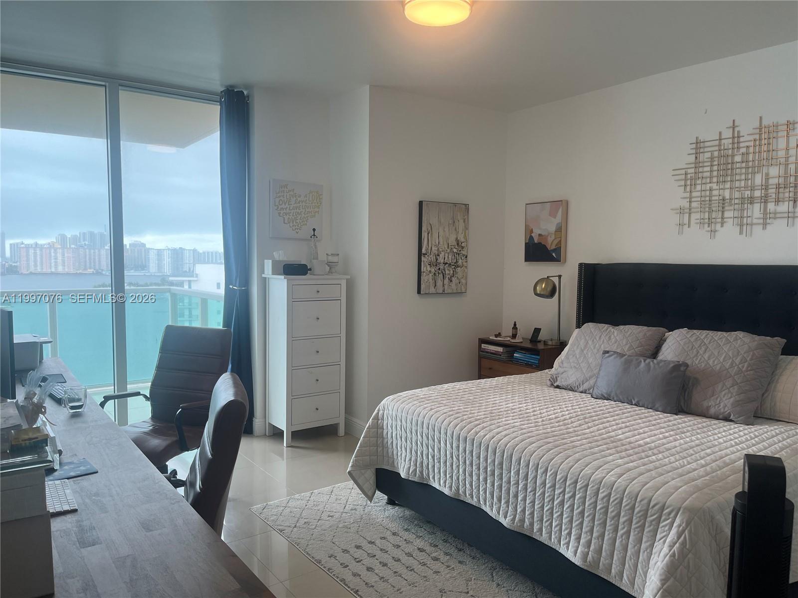 3330 Northeast 190th Street, Unit 1615 Aventura, FL 33180 - Photo 7 of 28 Large main bedroom