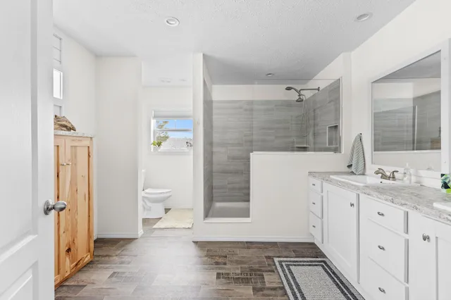 $698,500 | 5758 83rd Avenue Southwest, Staples, MN 56479