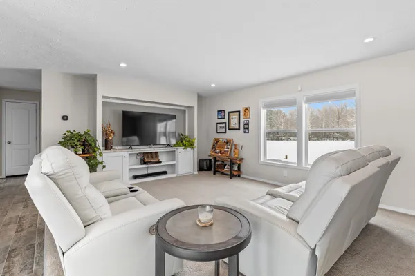 $698,500 | 5758 83rd Avenue Southwest, Staples, MN 56479