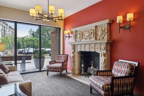 $139,900 | 400 Groveland Avenue, Unit 910, Minneapolis, MN 55403
