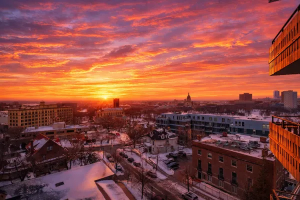 $139,900 | 400 Groveland Avenue, Unit 910, Minneapolis, MN 55403