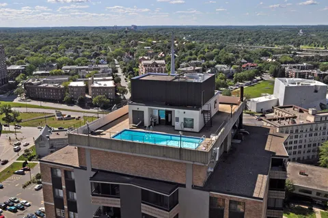 $139,900 | 400 Groveland Avenue, Unit 910, Minneapolis, MN 55403