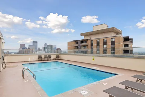 $139,900 | 400 Groveland Avenue, Unit 910, Minneapolis, MN 55403