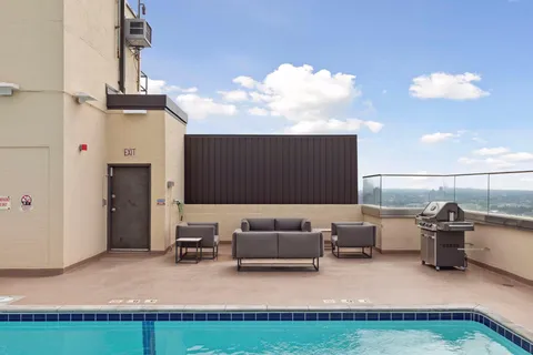 $139,900 | 400 Groveland Avenue, Unit 910, Minneapolis, MN 55403