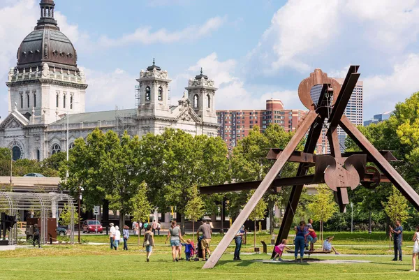 $139,900 | 400 Groveland Avenue, Unit 910, Minneapolis, MN 55403