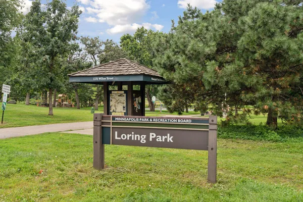 $139,900 | 400 Groveland Avenue, Unit 910, Minneapolis, MN 55403