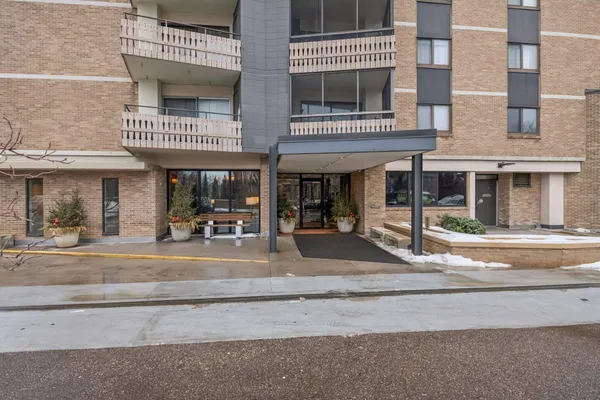 $139,900 | 400 Groveland Avenue, Unit 910, Minneapolis, MN 55403