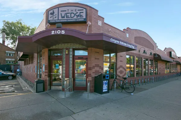 $139,900 | 400 Groveland Avenue, Unit 910, Minneapolis, MN 55403