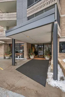 $139,900 | 400 Groveland Avenue, Unit 910, Minneapolis, MN 55403