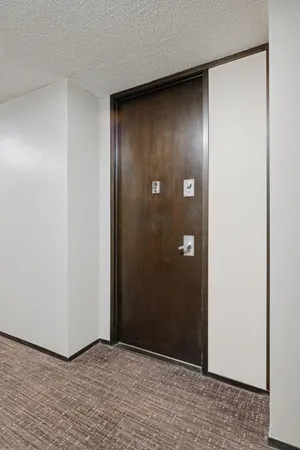 $139,900 | 400 Groveland Avenue, Unit 910, Minneapolis, MN 55403