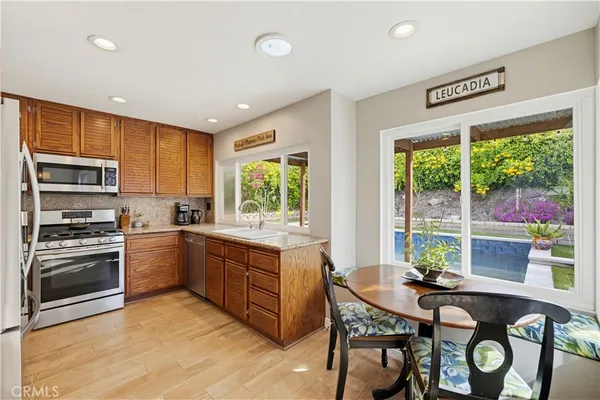 $849,999 | 27814 Santa Clarita Road, Saugus, CA 91350