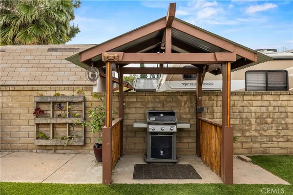 $849,999 | 27814 Santa Clarita Road, Saugus, CA 91350