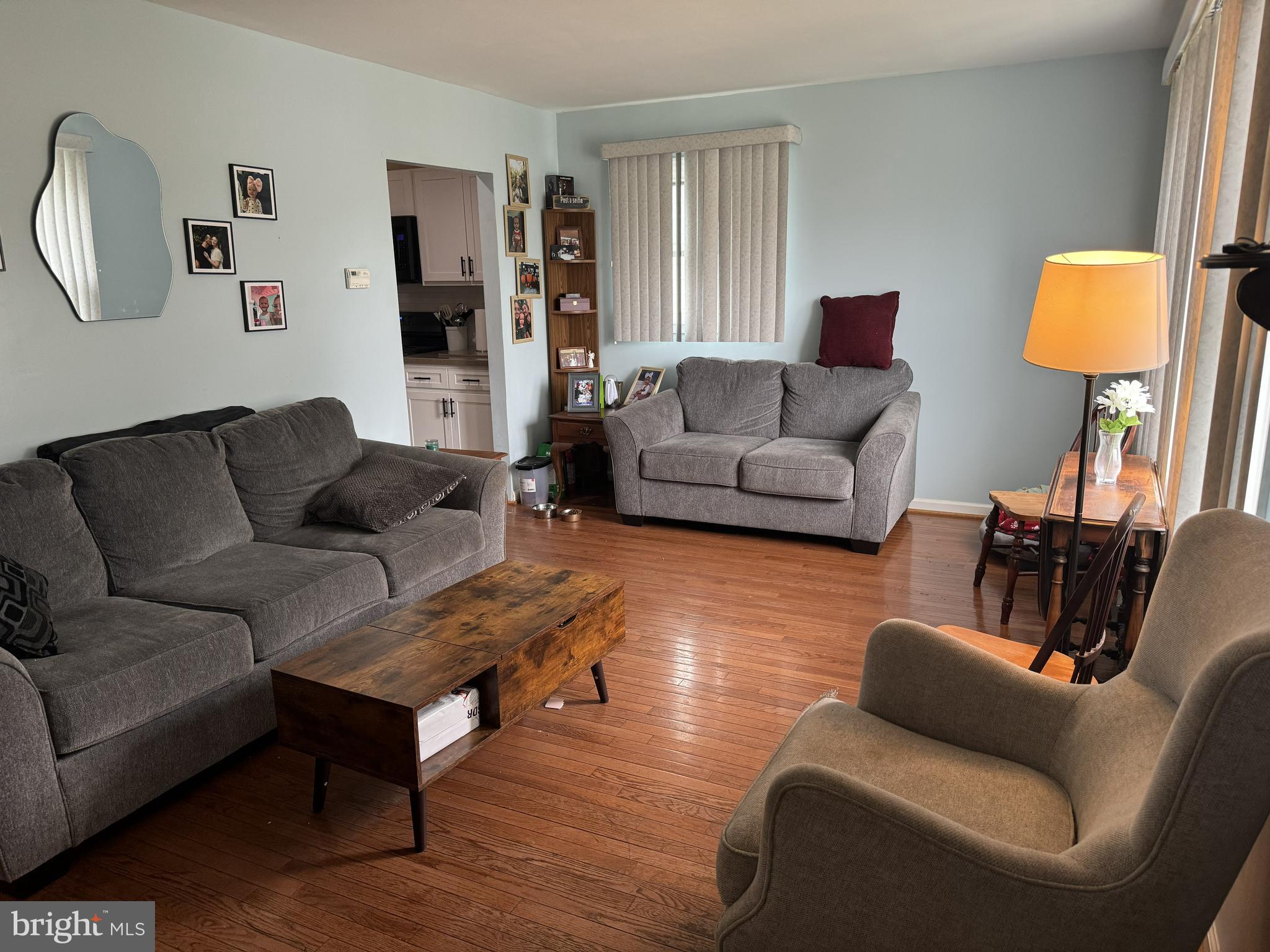 514 Filmore Street Riverside, NJ 08075 - Photo 4 of 28 Living Room