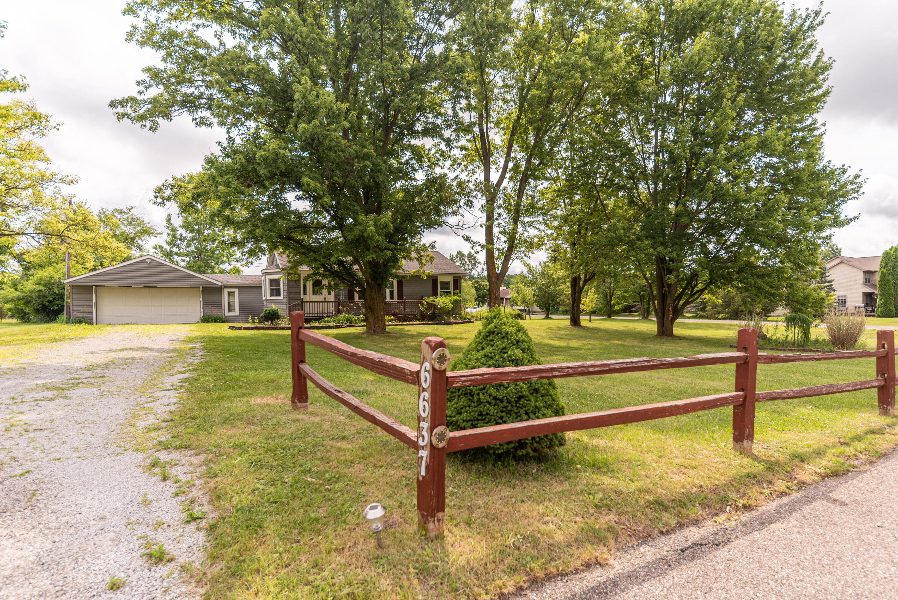 6637 Hitchingham Road Ypsilanti, MI 48197 - Photo 4 of 21 004_12