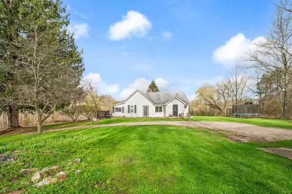 $200,000 | 16404 12 Mile Road, Leroy, MI 49655