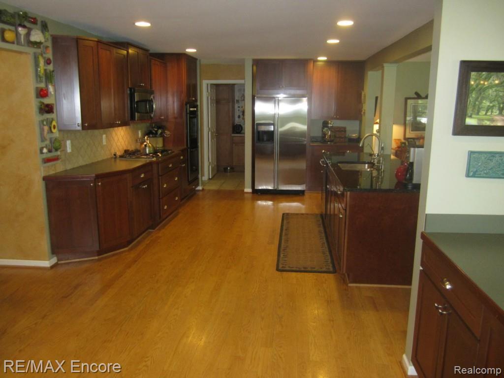 8950 Perry Lake Road Clarkston, MI 48348 - Photo 34 of 70 perry lake 032.jpg