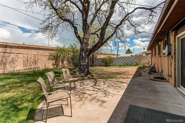 a view of outdoor space yard and patio