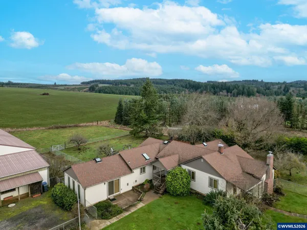 $979,000 | 1060 Silver Falls Drive Northeast, Silverton, OR 97381