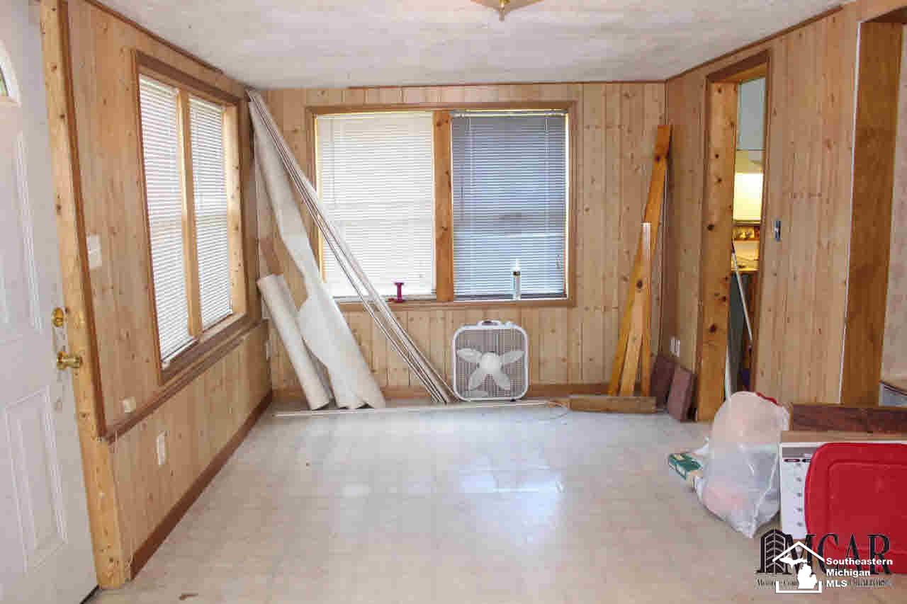 1630 Plank Road Dundee, MI 48131 - Photo 16 of 32 21201070-15.JPG