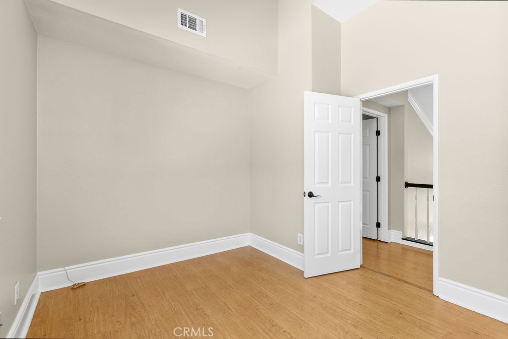 6 Aprilla Irvine, CA 92614 - Photo 20 of 37 Guest room 2 of 3