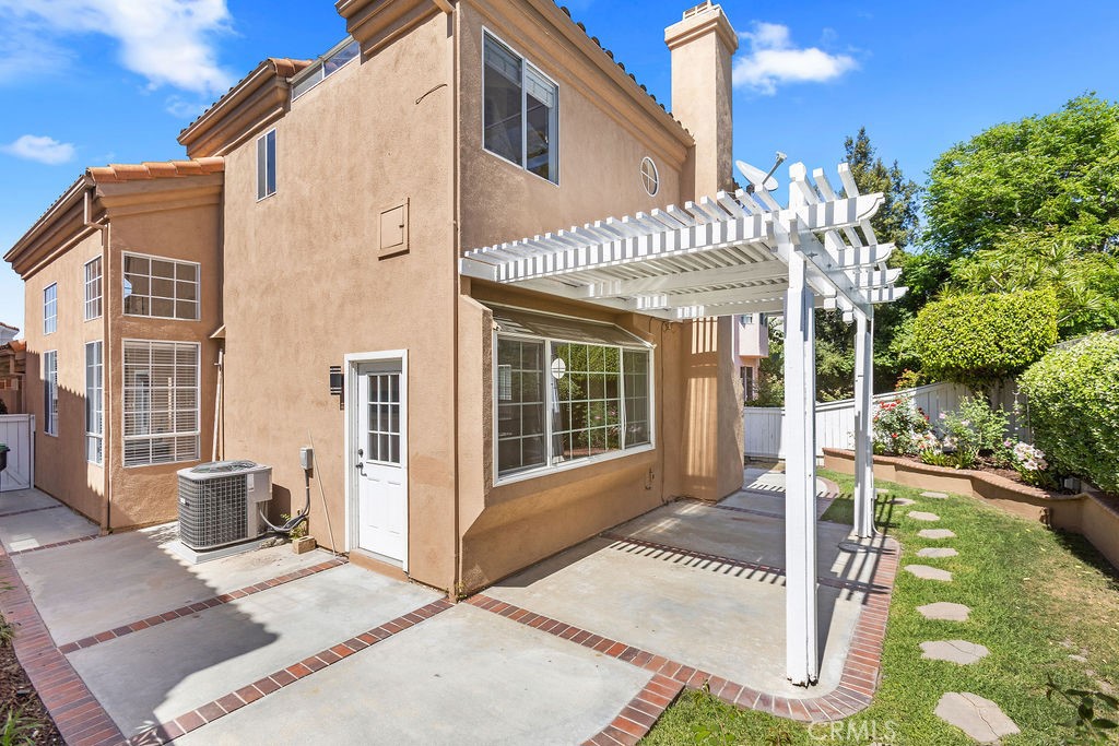 6 Aprilla Irvine, CA 92614 - Photo 26 of 37 Another view of the private yard & patio