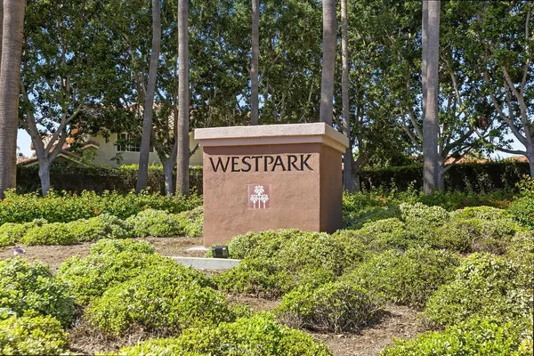 $1,849,000 | 6 Aprilla, Irvine, CA 92614