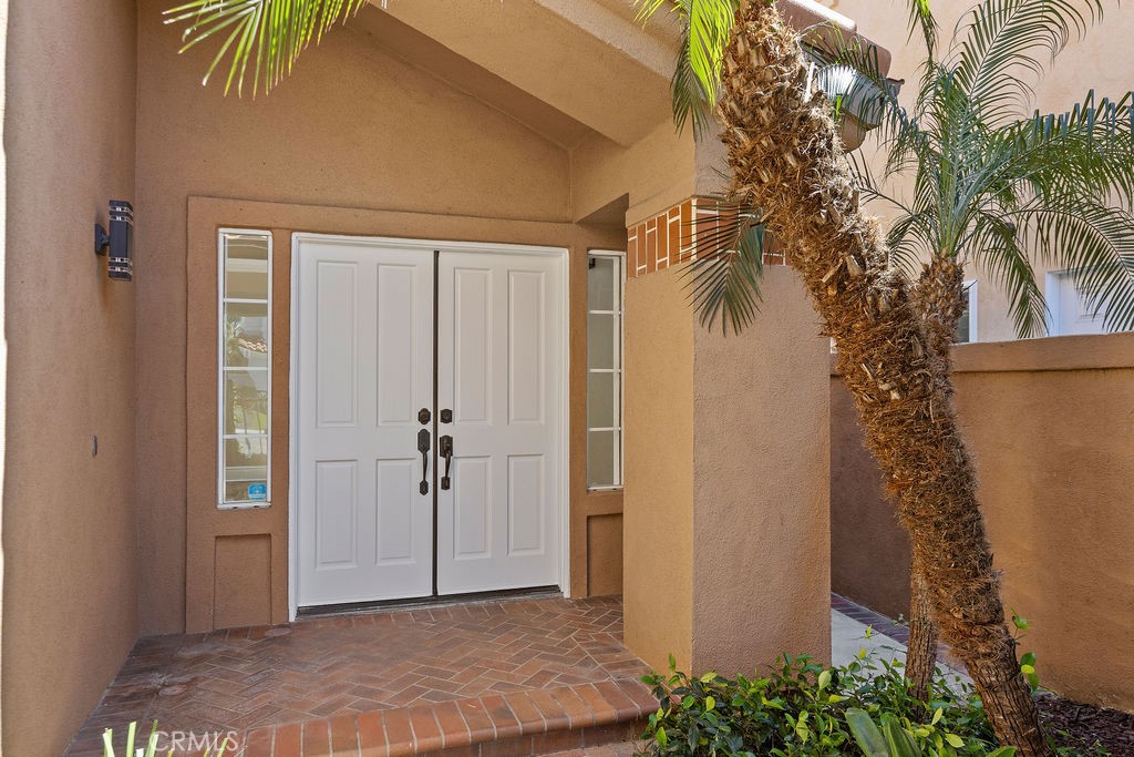6 Aprilla Irvine, CA 92614 - Photo 3 of 37 Beautiful double door entry