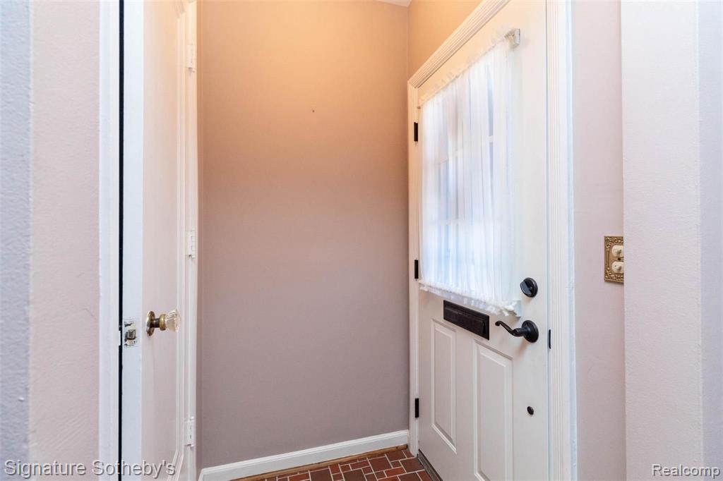 4175 Kenmore Road Berkley, MI 48072 - Photo 5 of 44