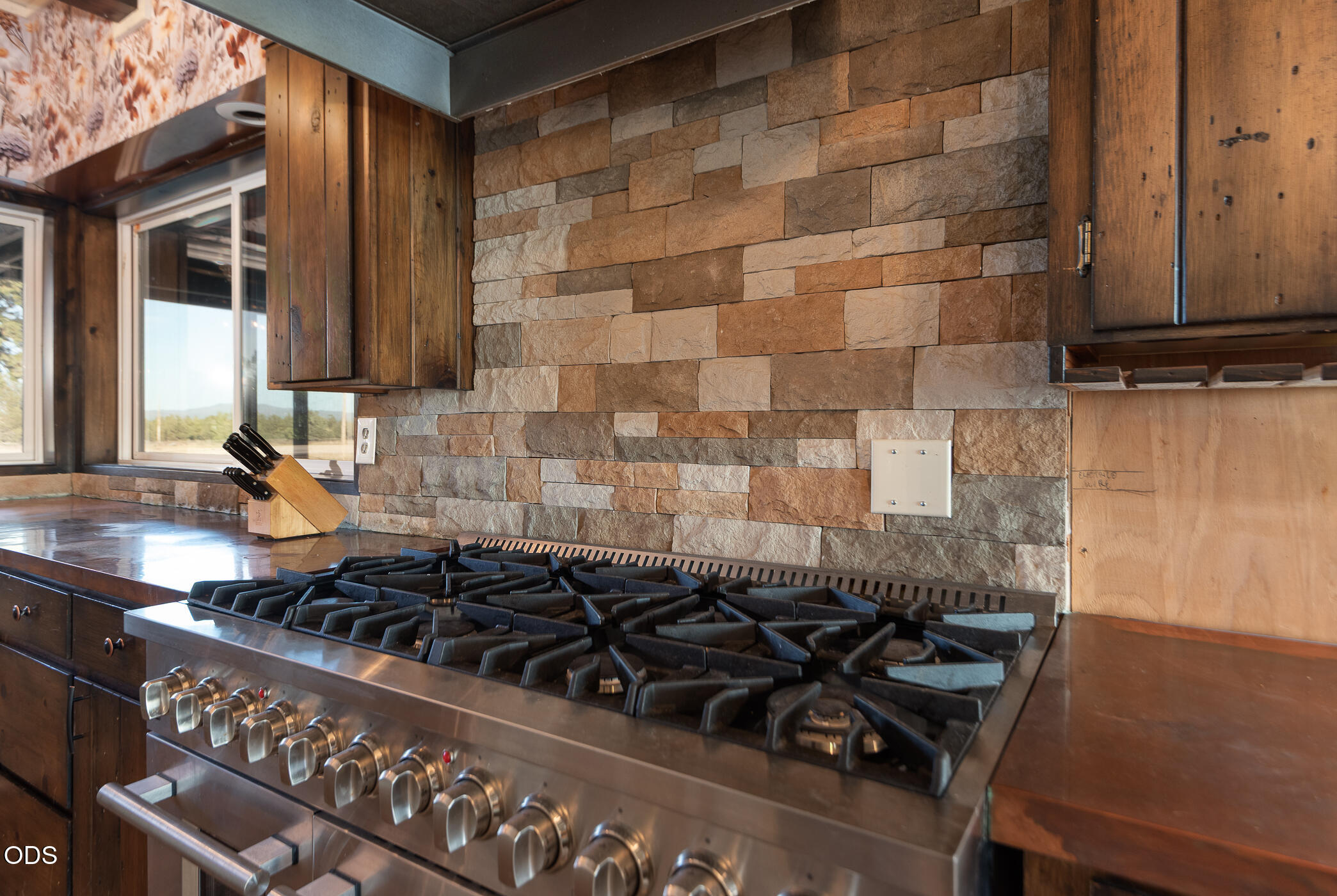 26275 Willard Road Bend, OR 97701 - Photo 8 of 68