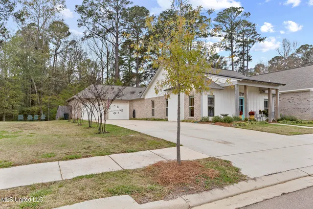 $339,800 | 842 Long Leaf Circle, Brandon, MS 39042