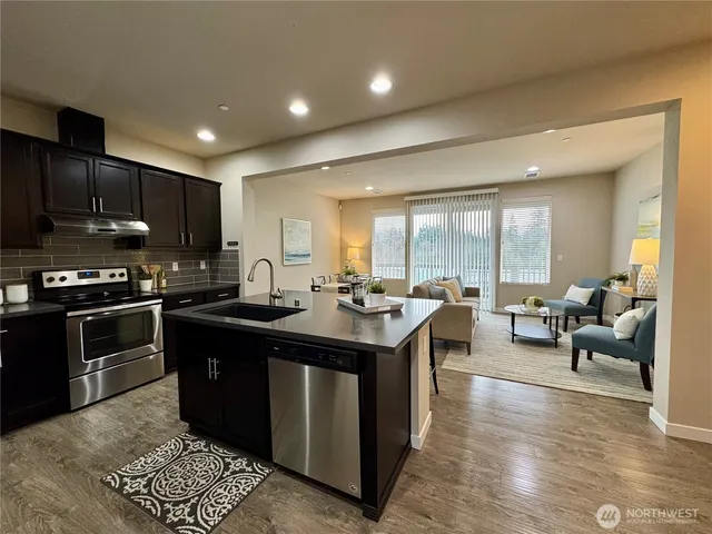 $585,000 | 7921 20th Avenue Southeast, Everett, WA 98203