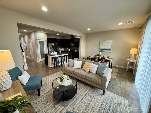 $585,000 | 7921 20th Avenue Southeast, Everett, WA 98203