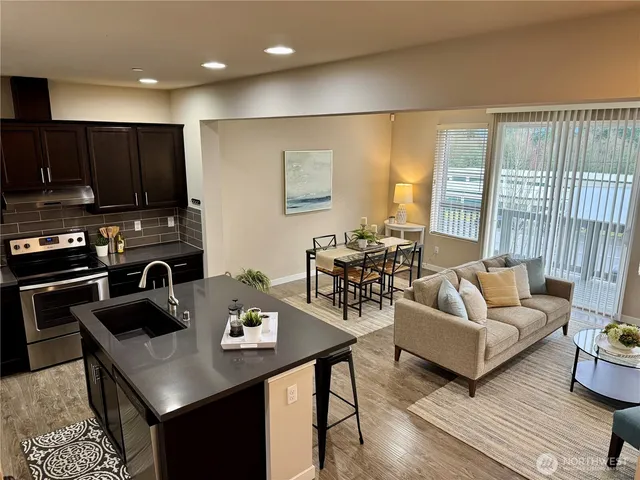 $585,000 | 7921 20th Avenue Southeast, Everett, WA 98203