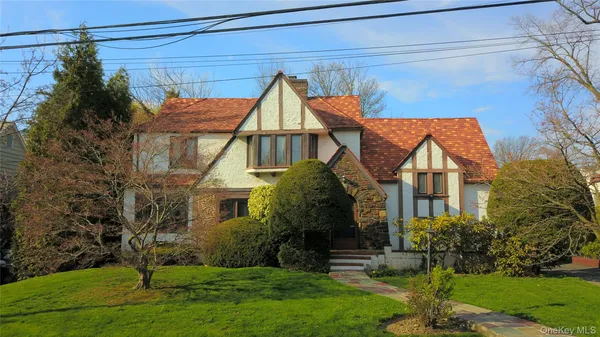 $1,180,000 | 930 Grant Avenue, Pelham, NY 10803