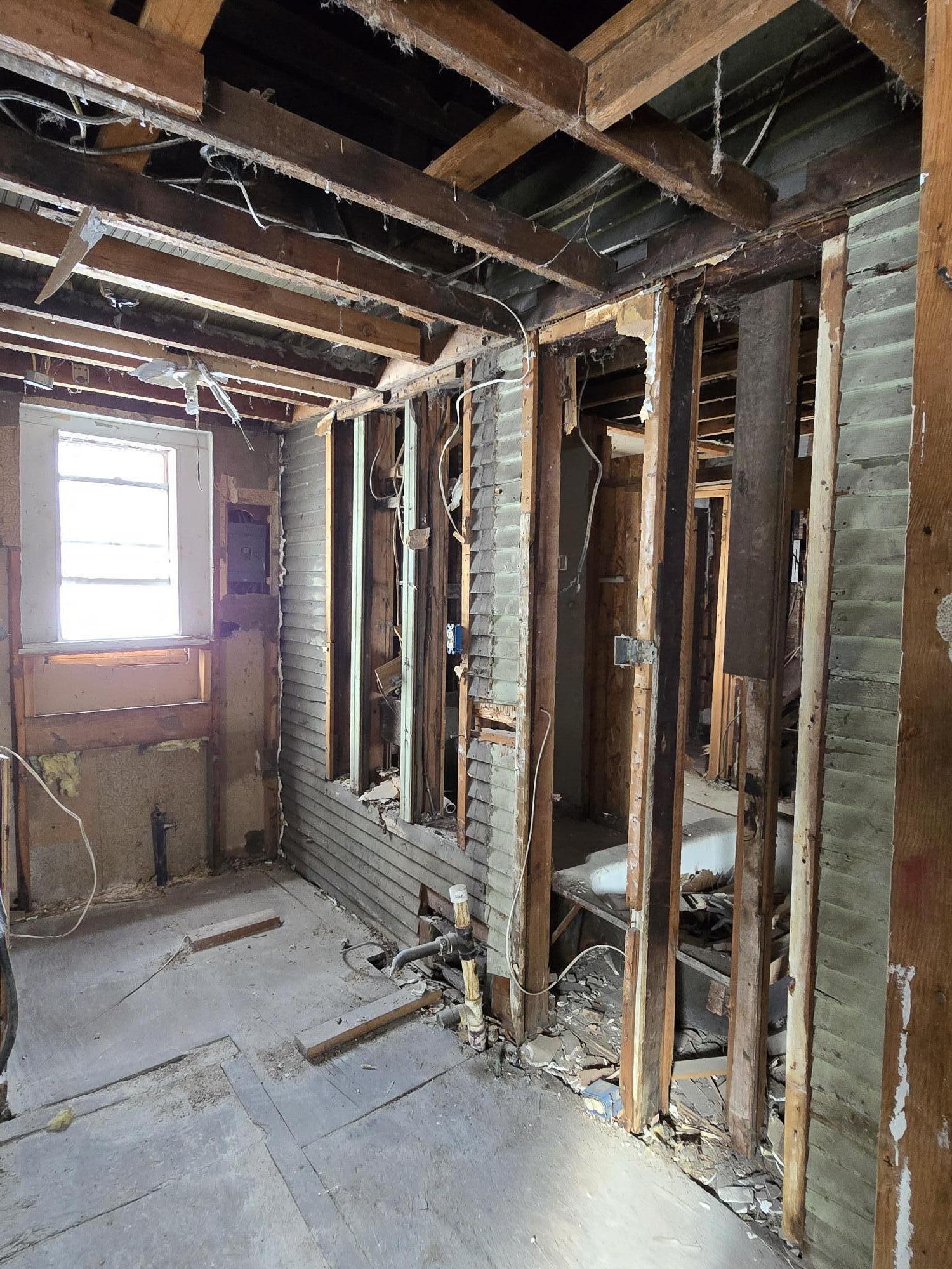181 West Prospect Street Jackson, MI 49203 - Photo 5 of 13 181 W Prospect imside kitchen