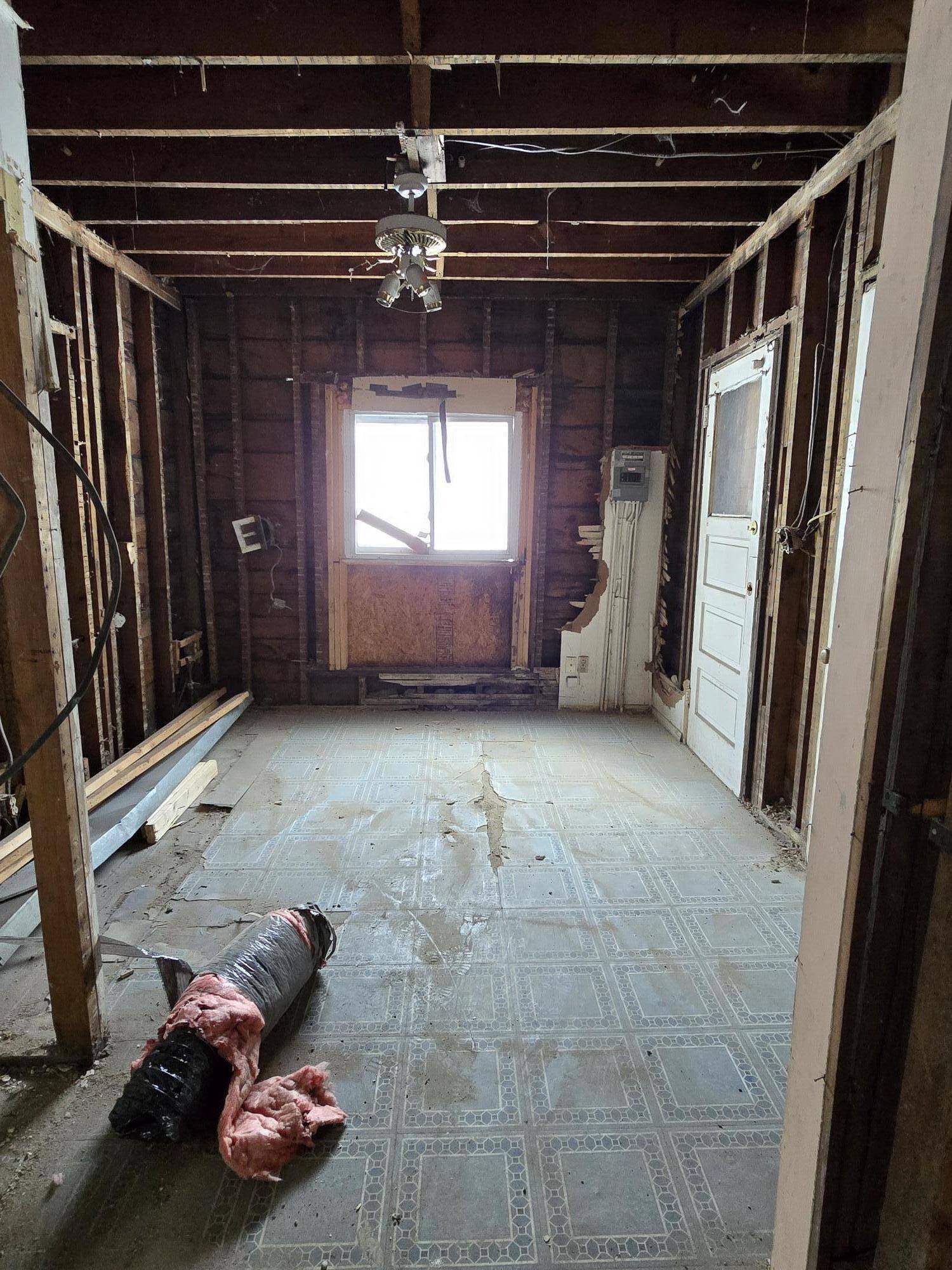 181 West Prospect Street Jackson, MI 49203 - Photo 6 of 13 181 W Prospect looking from second room.