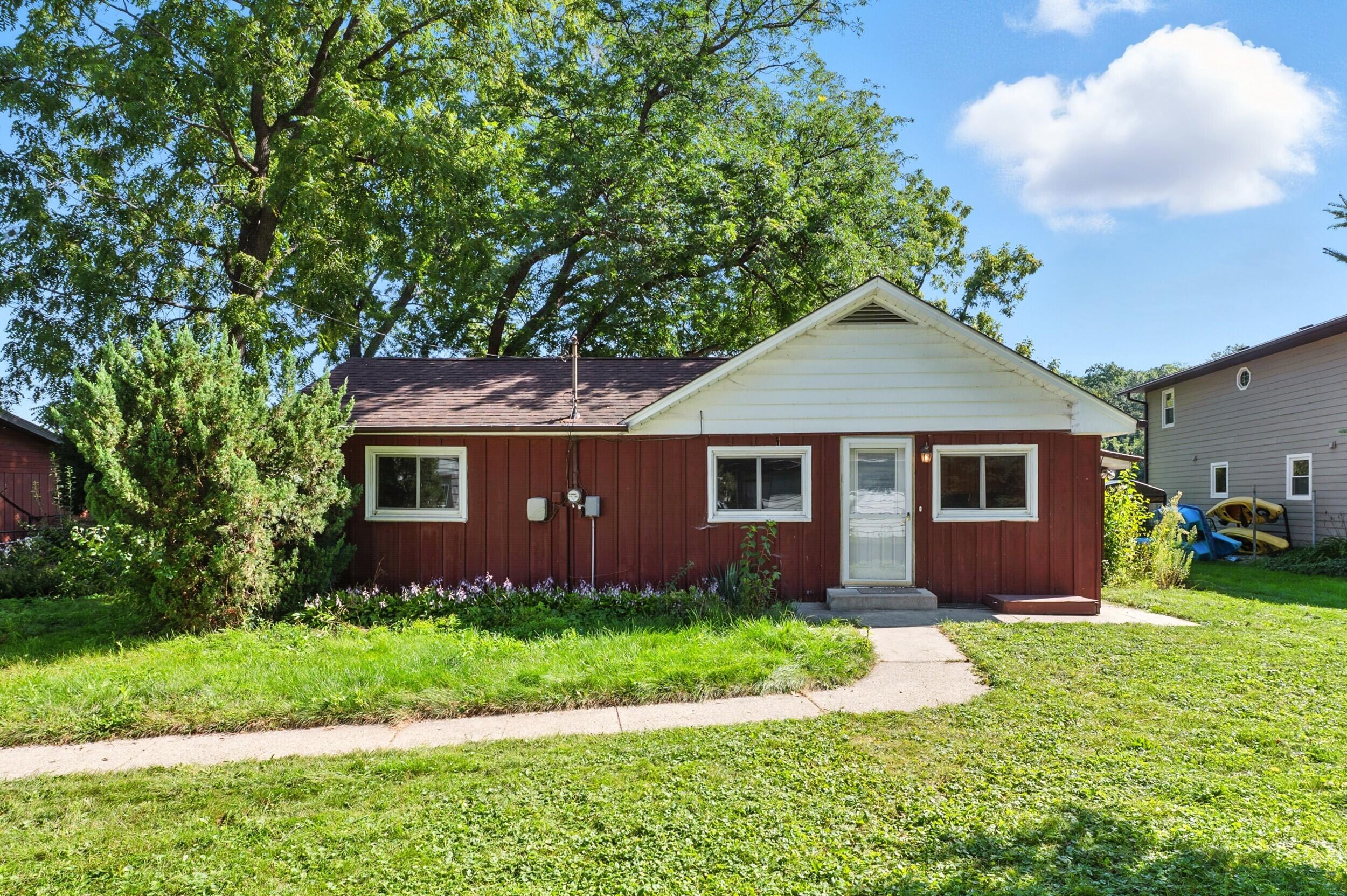 4305 Riverside Road Waterford, WI 53185 - Photo 1 of 1 front