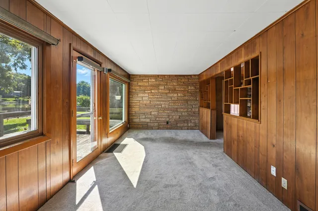 $369,000 | 4305 Riverside Road, Waterford, WI 53185