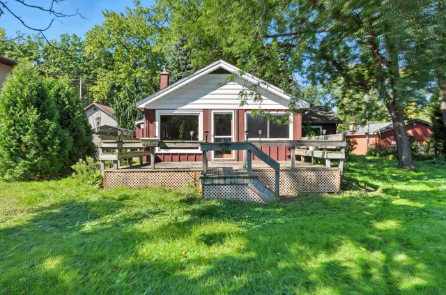 $369,000 | 4305 Riverside Road, Waterford, WI 53185