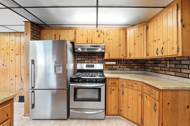 $369,000 | 4305 Riverside Road, Waterford, WI 53185