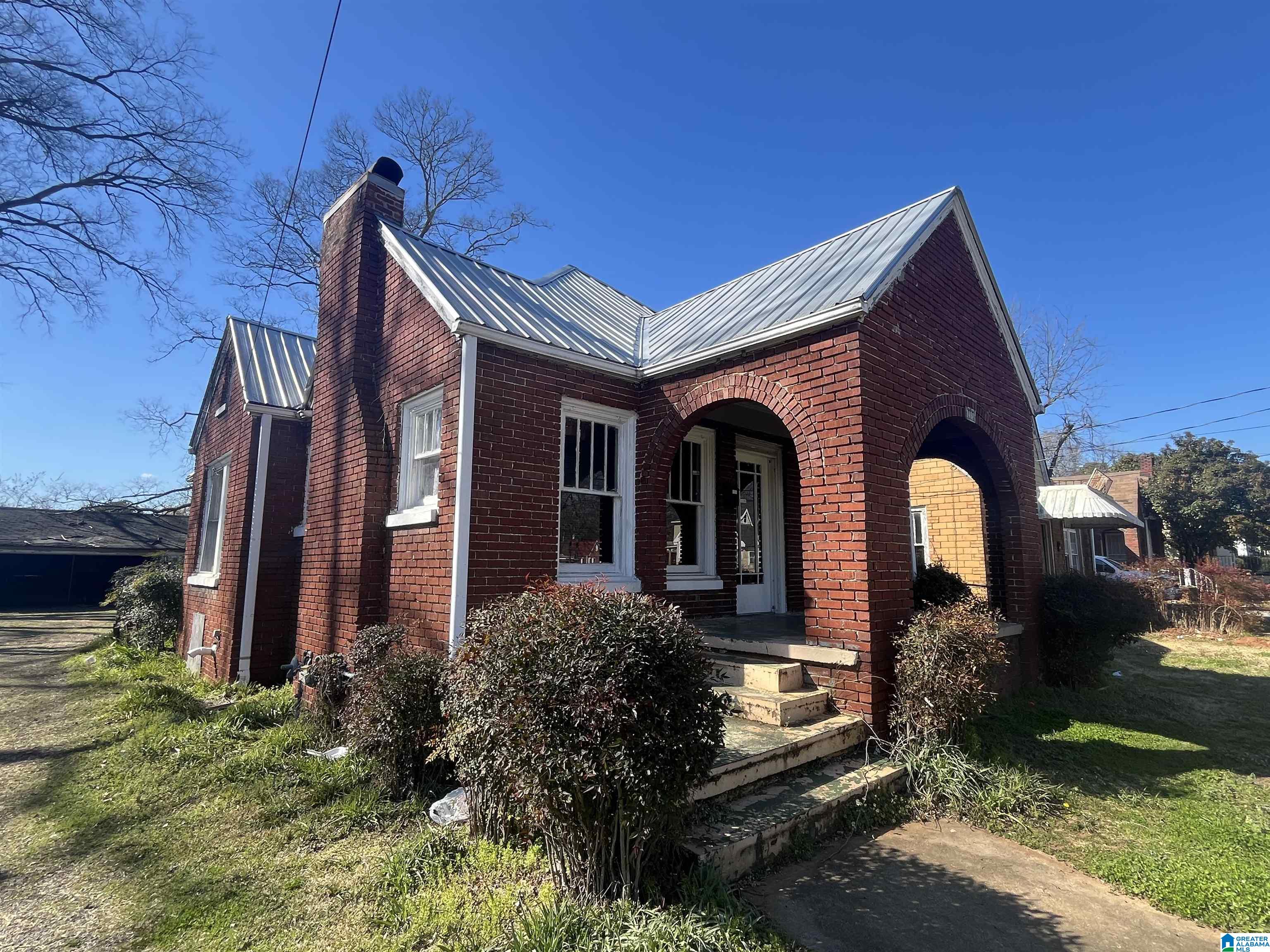 1432 19th Place Southwest Birmingham, AL 35211 - Photo 3 of 13