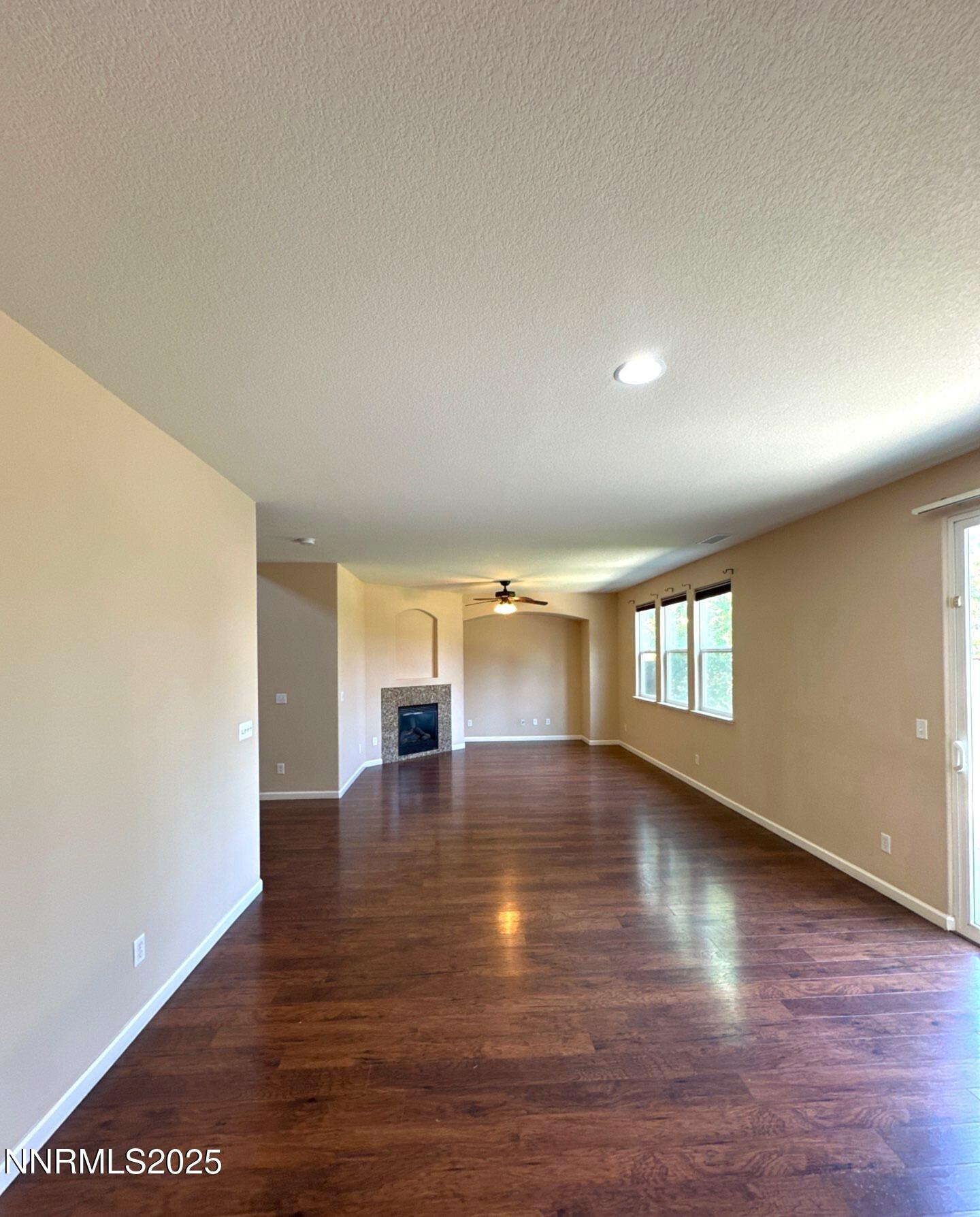 545 Terracina Way Reno, NV 89521 - Photo 8 of 26 down-net_http20250905-122-8lzbtc