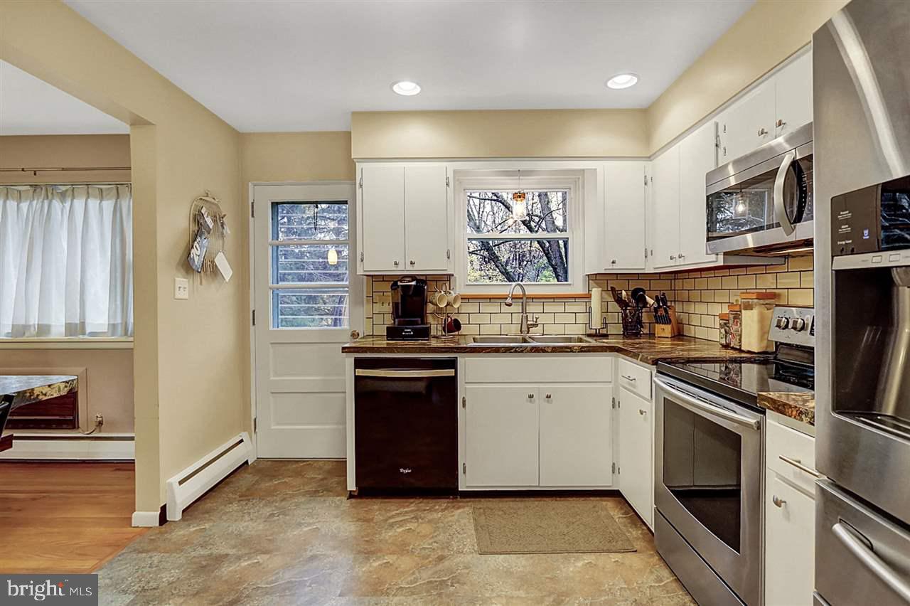 607 Boundbrook Road Harrisburg, PA 17109 - Photo 10 of 25 Gallery Image 10