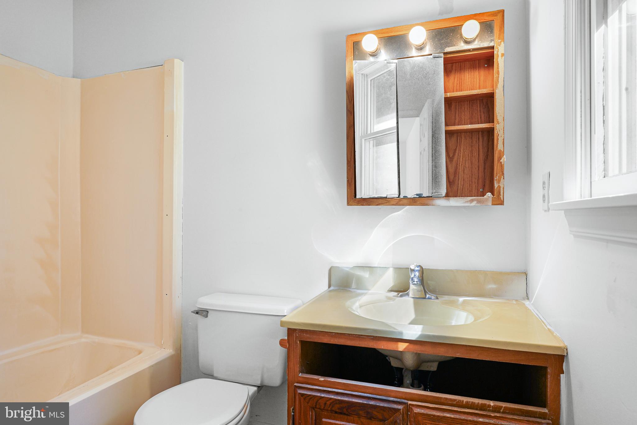 1074 Leeds Road Elkton, MD 21921 - Photo 23 of 29 Master bath