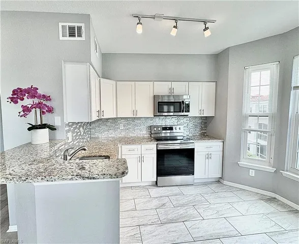 $1,800 | 23520 Walden Center Drive, Unit 303, Estero, FL 34134