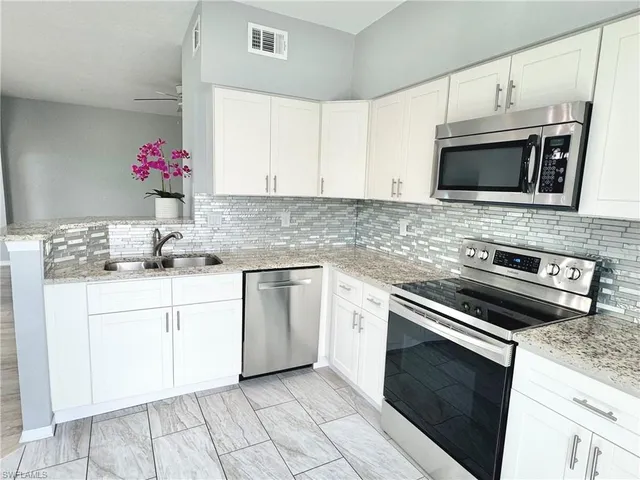 $1,800 | 23520 Walden Center Drive, Unit 303, Estero, FL 34134